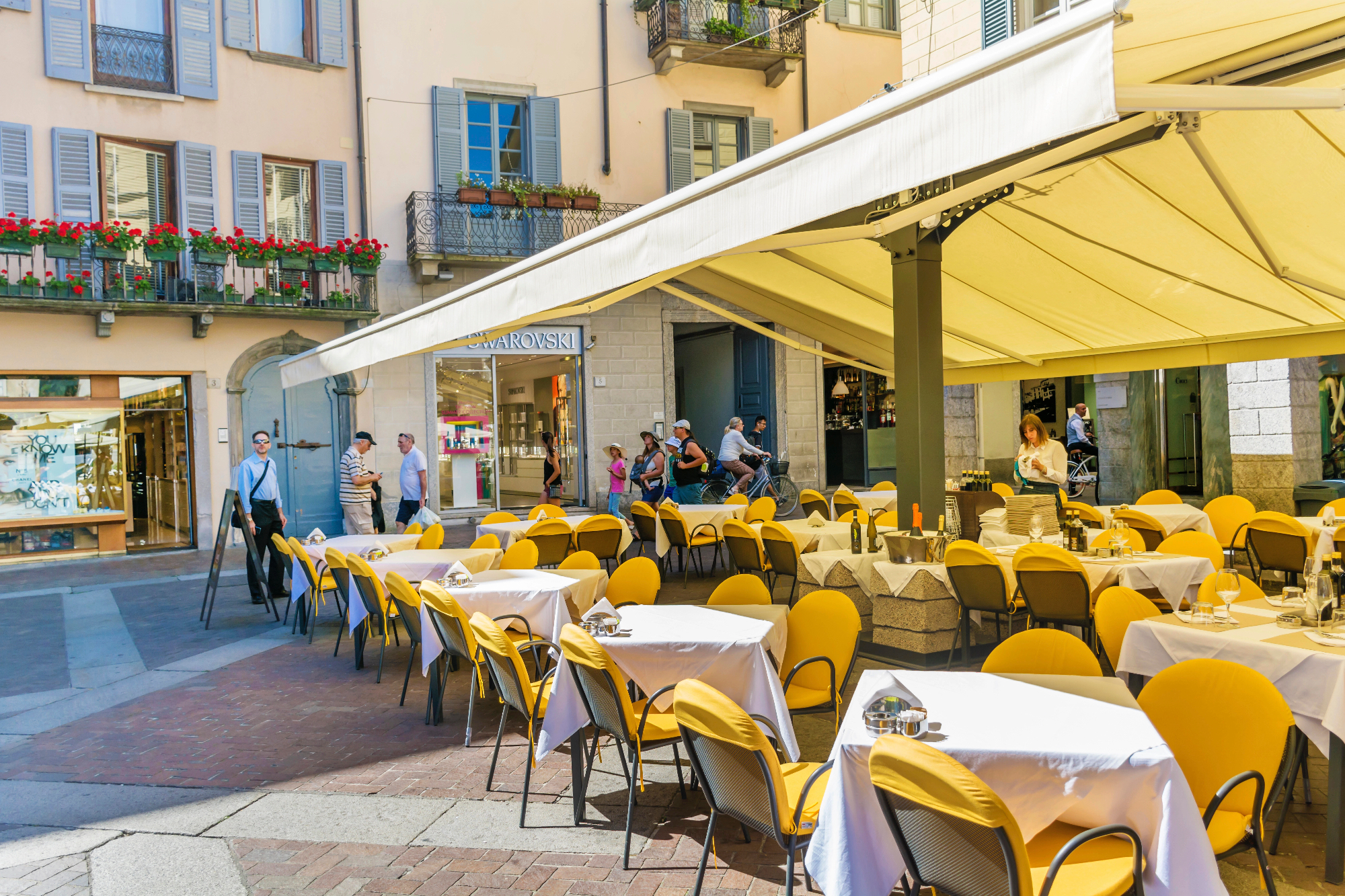 Come scegliere le tende da sole per vivere meglio la tua terrazza
